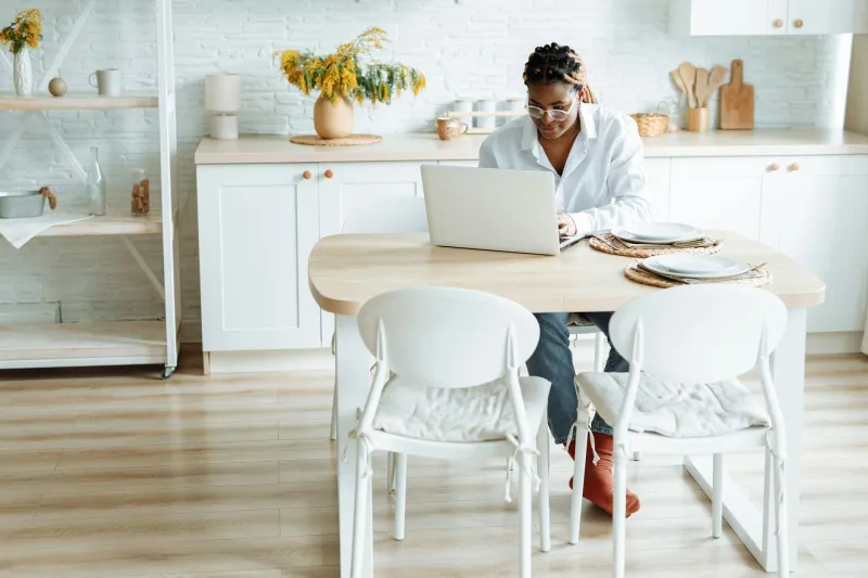 Kitchen Table Empires: Seven Billion-Dollar Brands That Started With Absolutely Nothing